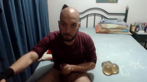 Snapshot of dinchtcams chatting on March 30, 11:28 pm Dincht online show from March 30, 11:28 pm