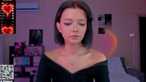 Snapshot of dindin_ chatting on December 4, 7:17 am Jessie online show from December 4, 7:17 am