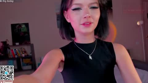 Snapshot of dindin_ chatting on December 19, 1:51 pm Jessie online show from December 19, 1:51 pm