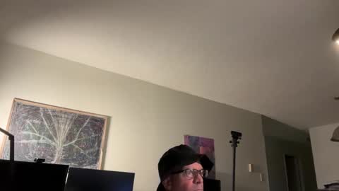 Snapshot of dinger773 chatting on March 26, 1:33 am dinger773 online show from March 26, 1:33 am