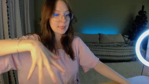 Dina online show from December 14, 1:16 pm