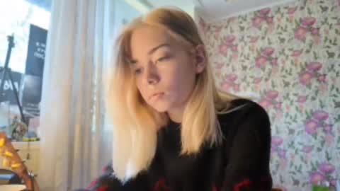 dinorahmroczkowski online show from September 24, 7:44 am