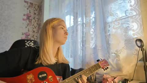 dinorahmroczkowski online show from October 22, 7:19 am