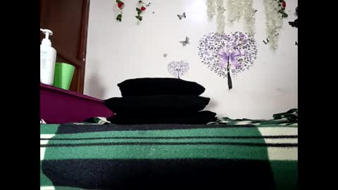 Snapshot of diora_squirt_juicy chatting on November 30, 7:56 am diora_squirt_juicy online show from November 30, 7:56 am