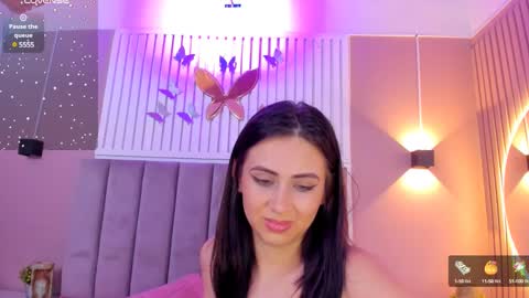 Snapshot of diosa_cristal chatting on January 5, 9:26 am Cristal online show from January 5, 9:26 am