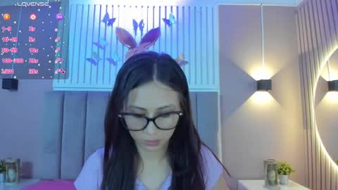 Snapshot of diosa_cristal chatting on January 17, 3:23 am Cristal online show from January 17, 3:23 am