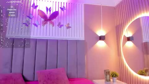 Snapshot of diosa_cristal chatting on January 21, 9:35 am Cristal online show from January 21, 9:35 am
