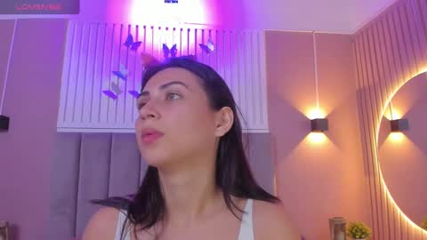 Snapshot of diosa_cristal chatting on January 22, 3:20 am Cristal online show from January 22, 3:20 am