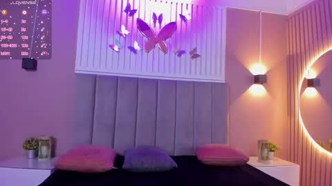 Snapshot of diosa_cristal chatting on February 2, 3:21 am Cristal online show from February 2, 3:21 am