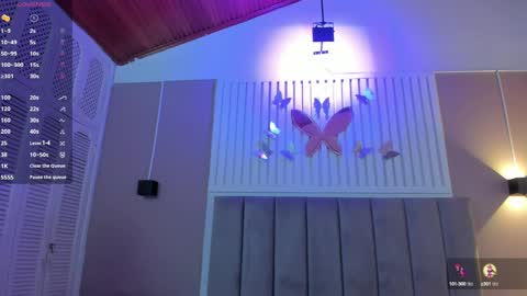 Snapshot of diosa_cristal chatting on March 4, 3:33 am Cristal online show from March 4, 3:33 am