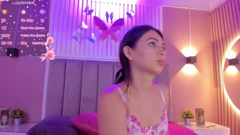 Snapshot of diosa_cristal chatting on March 5, 3:18 am Cristal online show from March 5, 3:18 am