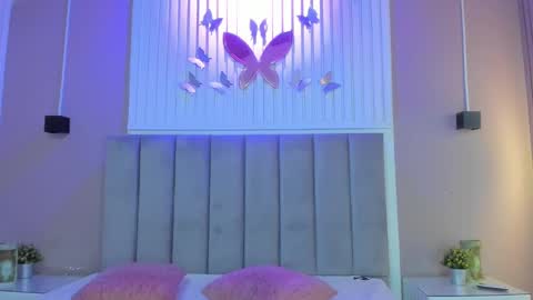 Snapshot of diosa_cristal chatting on October 5, 3:05 am Cristal online show from October 5, 3:05 am