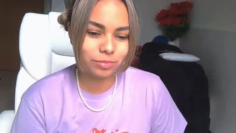 diosadeluniverso_ online show from November 25, 4:40 pm