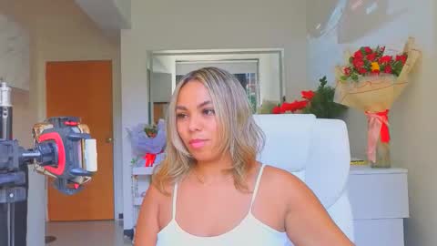 diosadeluniverso_ online show from February 23, 12:57 pm