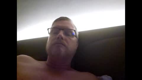Snapshot of dirkkie1975 chatting on April 8, 7:25 pm dirkkie1975 online show from April 8, 7:25 pm