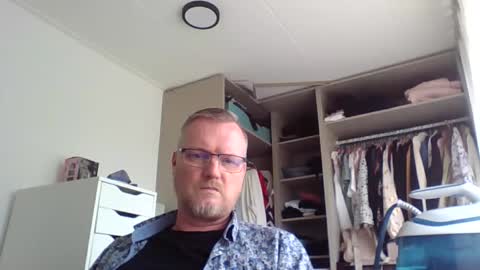 Snapshot of dirkkie1975 chatting on May 15, 9:38 am dirkkie1975 online show from May 15, 9:38 am