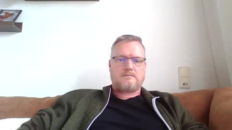 Snapshot of dirkkie1975 chatting on May 16, 3:22 pm dirkkie1975 online show from May 16, 3:22 pm