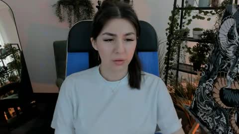 Di online show from April 19, 8:24 am