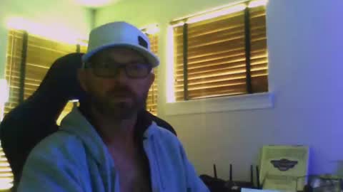 Snapshot of dirtrider15 chatting on March 4, 9:32 pm dirtrider15 online show from March 4, 9:32 pm