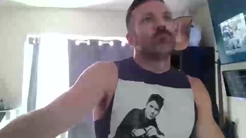 dirty_birdy_ online show from April 13, 6:46 pm