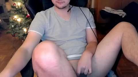 Snapshot of dirty_fun_boy chatting on December 13, 6:27 pm dirty_fun_boy online show from December 13, 6:27 pm