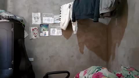 dirty model online show from April 21, 6:12 pm