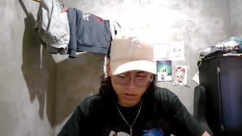 dirty model online show from April 22, 11:45 am