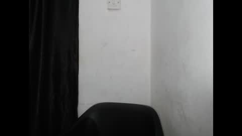 Snapshot of dirtyangel70 chatting on February 22, 4:57 am Dirtyangel online show from February 22, 4:57 am