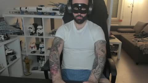 Snapshot of dirtybalws chatting on December 8, 8:47 pm Robert online show from December 8, 8:47 pm