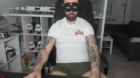 Snapshot of dirtybalws chatting on December 14, 2:42 pm Robert online show from December 14, 2:42 pm