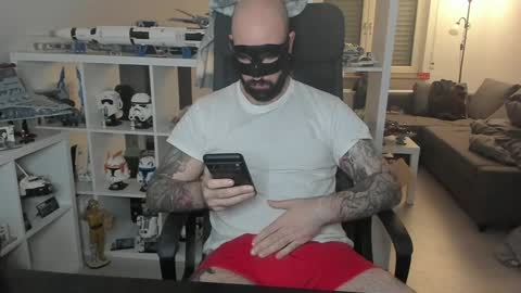 Snapshot of dirtybalws chatting on December 22, 7:21 pm Robert online show from December 22, 7:21 pm