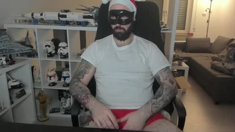 Snapshot of dirtybalws chatting on December 22, 11:41 pm Robert online show from December 22, 11:41 pm