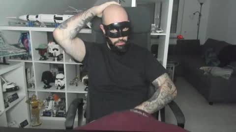 Snapshot of dirtybalws chatting on November 3, 1:40 am Robert online show from November 3, 1:40 am