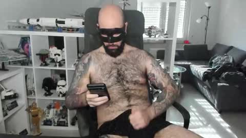 Snapshot of dirtybalws chatting on November 5, 11:10 am Robert online show from November 5, 11:10 am