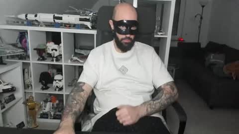 Snapshot of dirtybalws chatting on November 6, 4:41 pm Robert online show from November 6, 4:41 pm