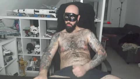 Snapshot of dirtybalws chatting on November 29, 10:46 pm Robert online show from November 29, 10:46 pm