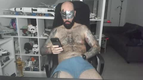 Snapshot of dirtybalws chatting on January 13, 5:18 pm Robert online show from January 13, 5:18 pm