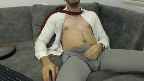 Snapshot of dirtyybooyy77 chatting on February 6, 1:32 am dirtyybooyy77 online show from February 6, 1:32 am