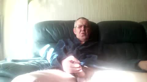 Snapshot of discovery63 chatting on March 31, 10:04 am discovery63 online show from March 31, 10:04 am
