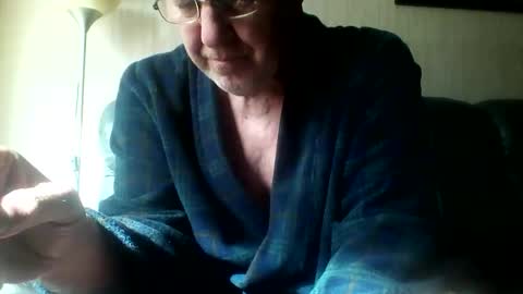 Snapshot of discovery63 chatting on April 5, 10:12 am discovery63 online show from April 5, 10:12 am