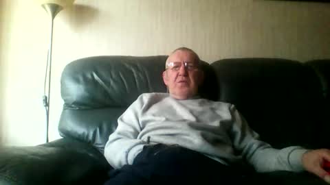 Snapshot of discovery63 chatting on April 17, 12:30 pm discovery63 online show from April 17, 12:30 pm
