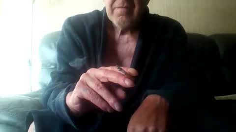 Snapshot of discovery63 chatting on May 4, 9:16 am discovery63 online show from May 4, 9:16 am