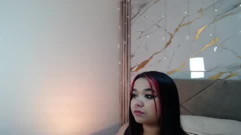 disyamil_pineda online show from May 7, 2:39 am