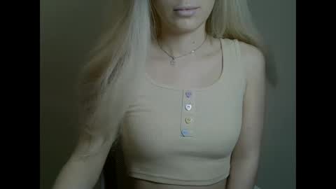 DitaMilton online show from December 21, 2:47 pm