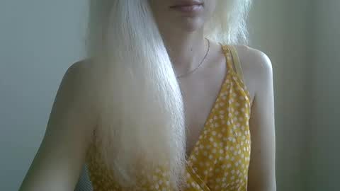 DitaMilton online show from October 3, 9:50 am