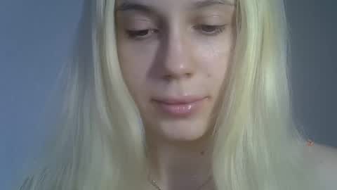 DitaMilton online show from April 10, 2:55 pm