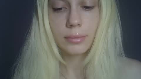 Snapshot of ditamilton chatting on April 23, 4:09 pm DitaMilton online show from April 23, 4:09 pm