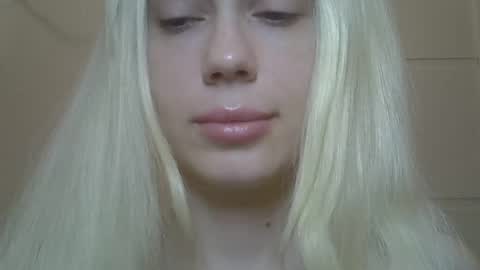 Snapshot of ditamilton chatting on April 26, 7:22 pm DitaMilton online show from April 26, 7:22 pm