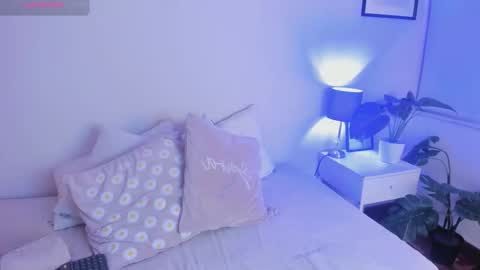 Lizz online show from December 18, 12:11 pm