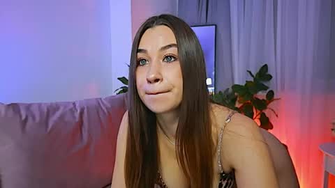 Tia online show from April 21, 9:06 pm